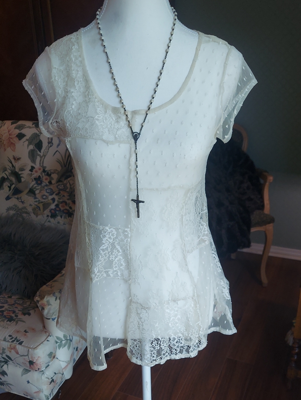 Arizona Jean Company Cream Sheer Lace Patchwork Tunic Top